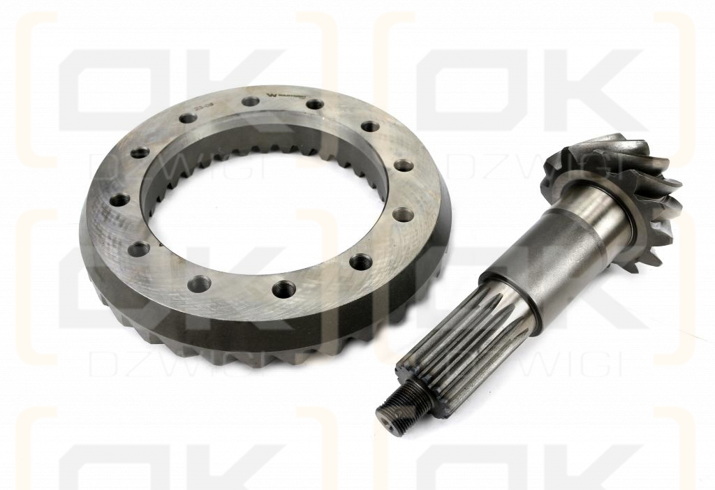 Wałek atakujący z kołem talerzowym C-385 śruby M12 80170989 WARYŃSKI