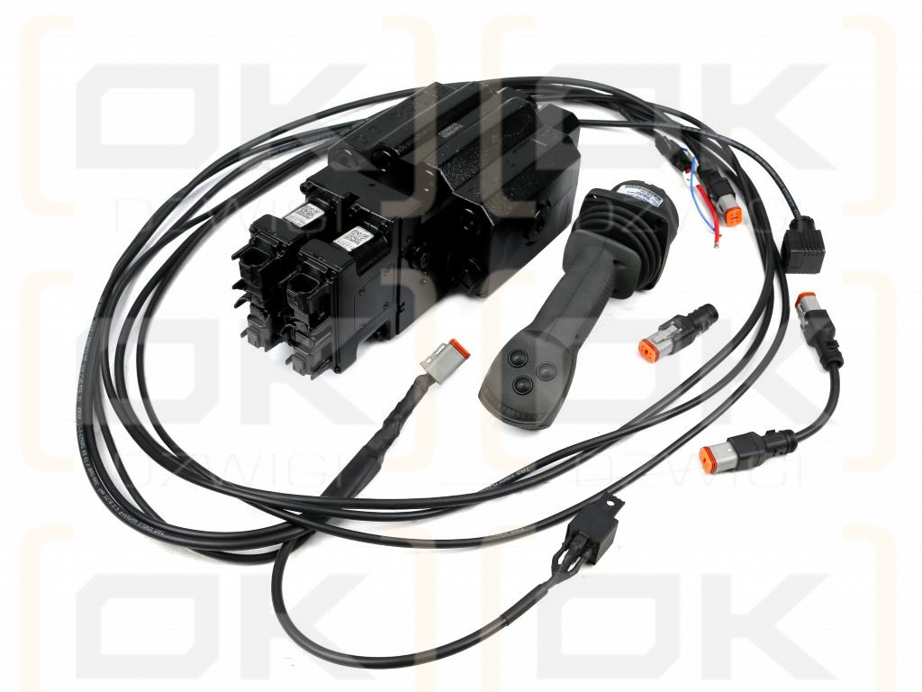 Proporcjonalny rozdzielacz hydrauliczny do ładowaczy. LS (Load Sense). 2-sekcyjny. max przepływ 90L. 1-sekcja pływająca - sterowany elektrycznie (CANBUS)