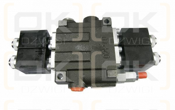 Rozdzielacz hydrauliczny dwusekcyjny sterowany elektrycznie 50L