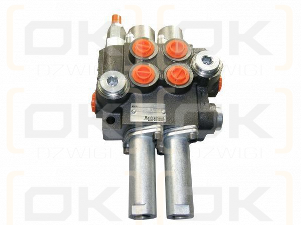 Rozdzielacz hydrauliczny dwusekcyjny (2) 40L sterowany joystickiem (na linki)