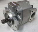 KOMATSU-PUMPE 705-22-40110 /