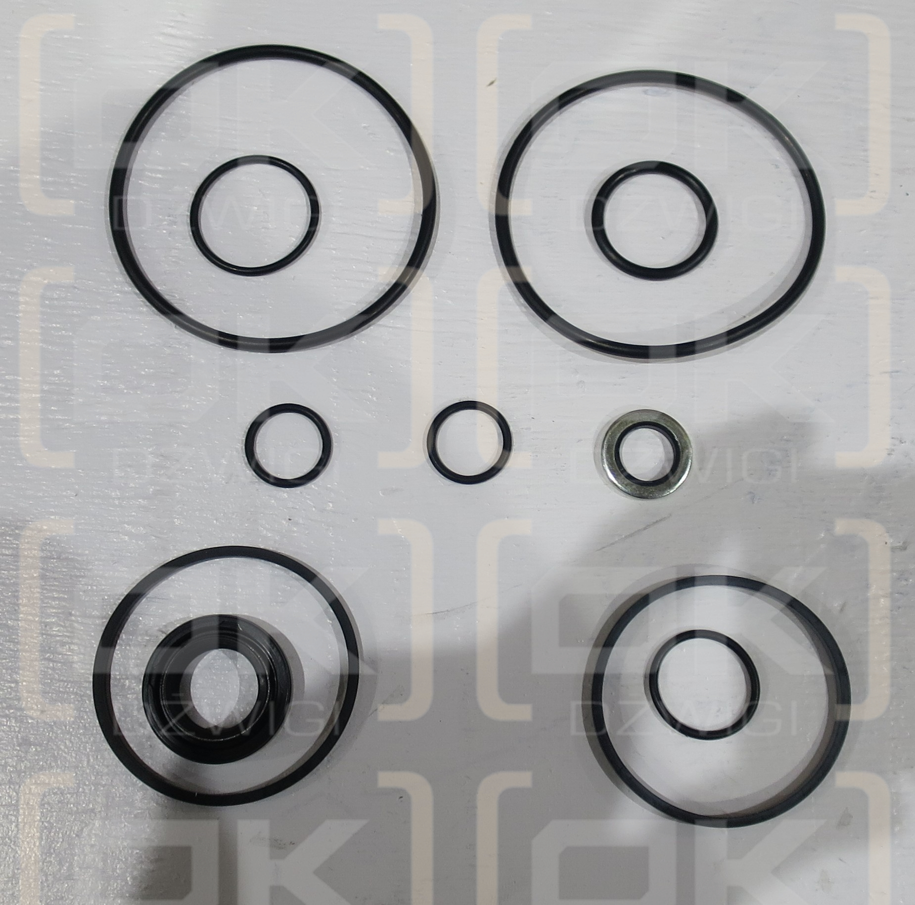 УПЛОТНИТЕЛЬ 550LG26114002