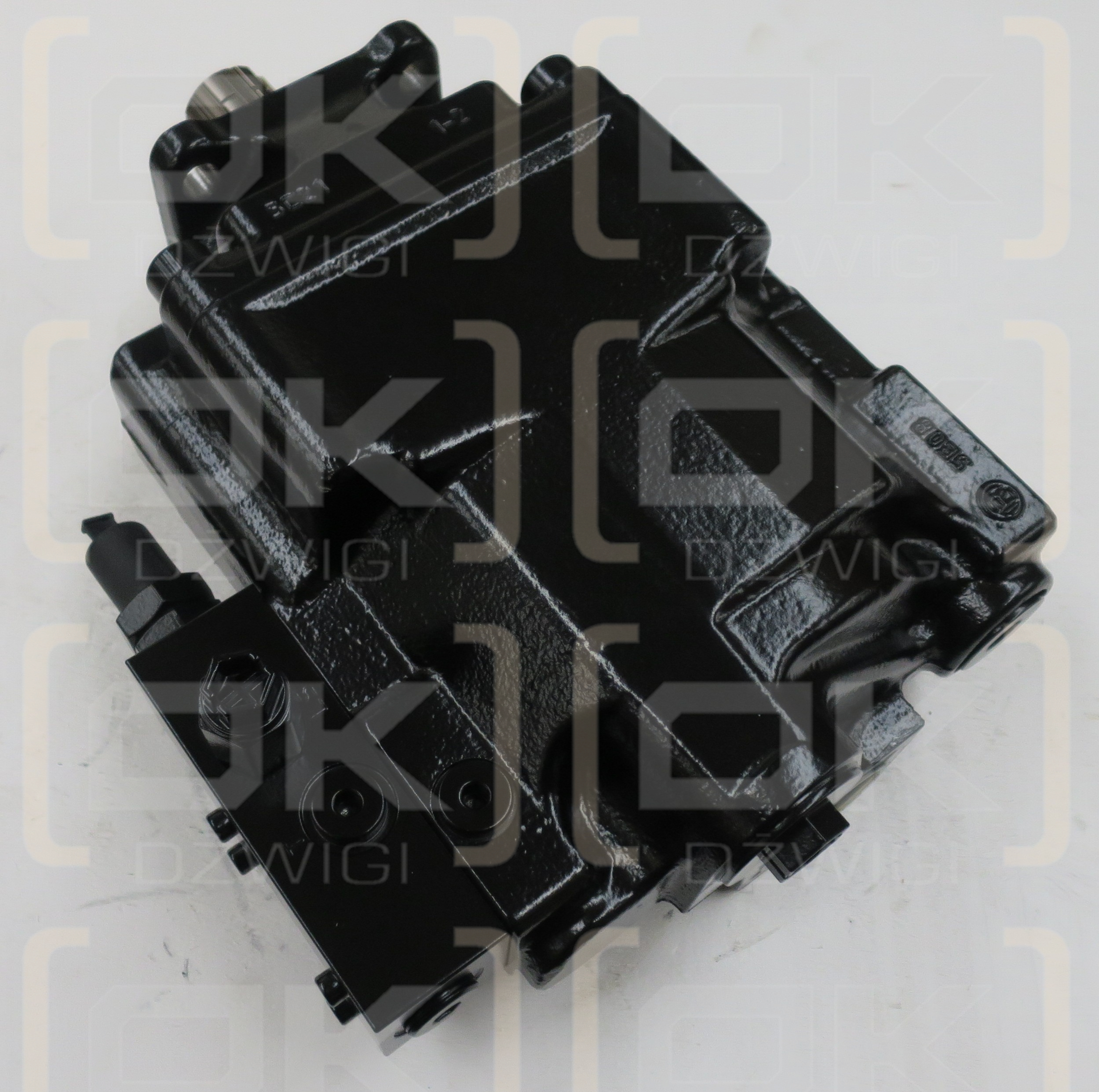 VP1-095-RA-ZX-Z-102 (BLACK)