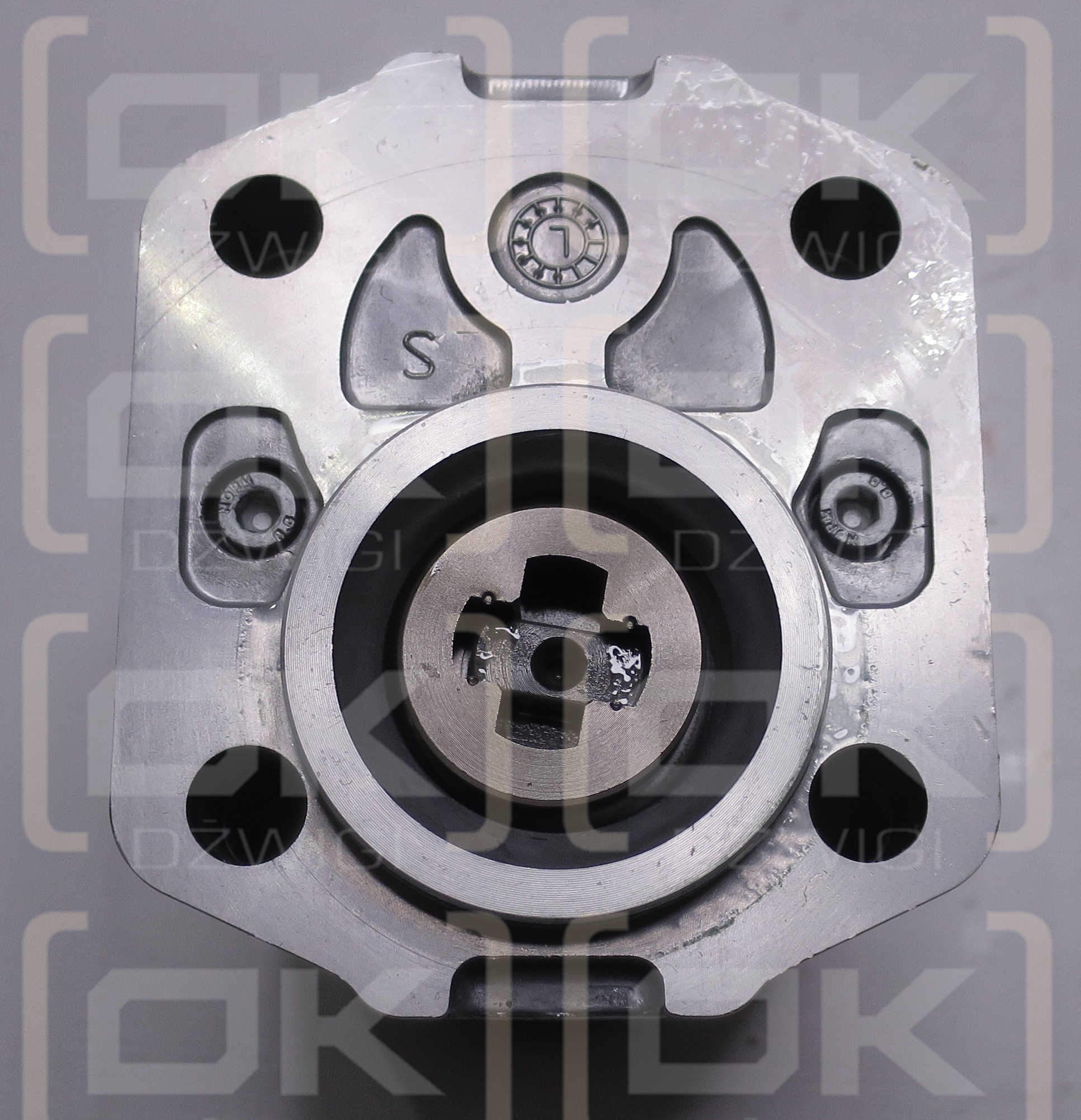 SNM2 17L FR03 / 121.20.041.00