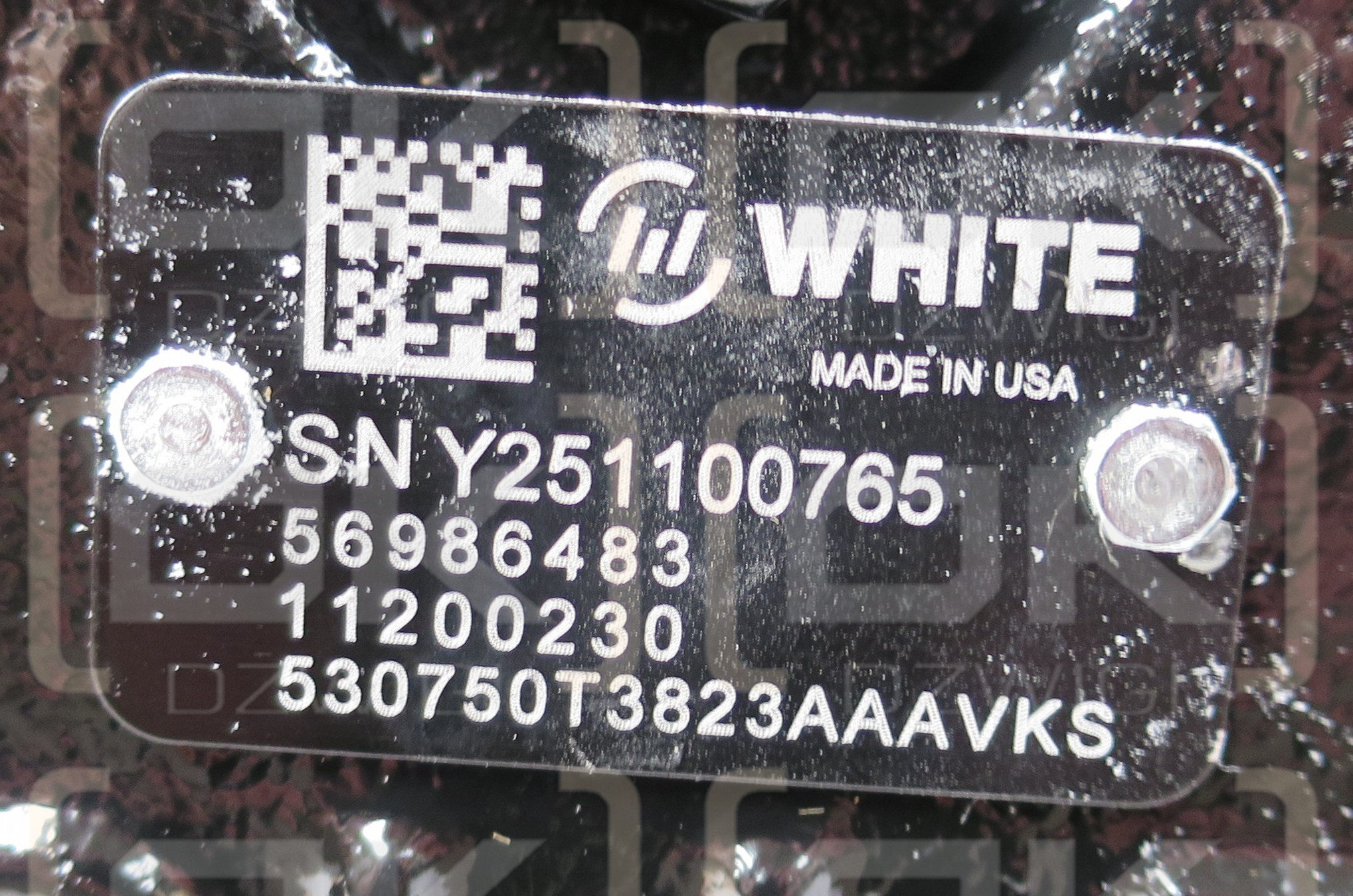 WHITE No.530750T3823AAAVKS