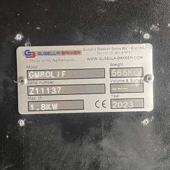 GM80 electro-magnetic gripper with a chain sling.